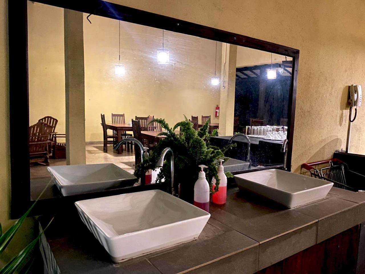 Athyantha Resort อนุราธปุระ ภายนอก รูปภาพ